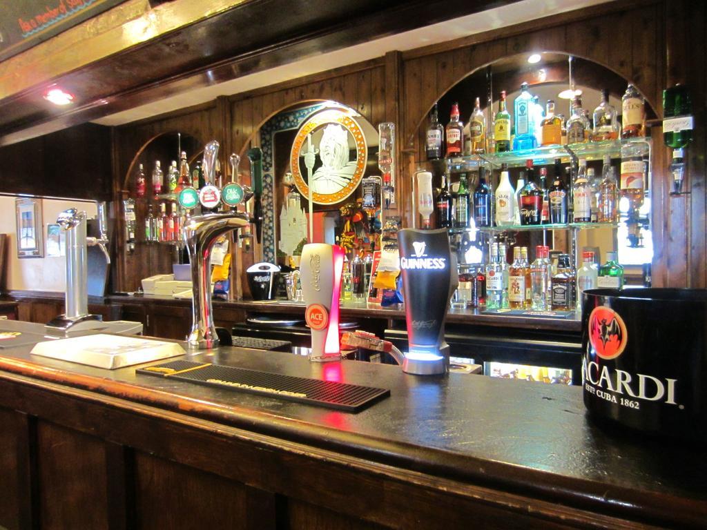 Grail Court Hotel Burton-upon-Trent Exterior foto